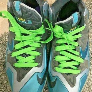 Nike LEBRON 11 XI Armory 2013, Size 8 shoes